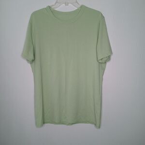 Lululemon green tee
